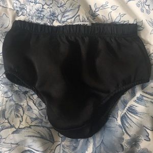 Black bloomers size 18m